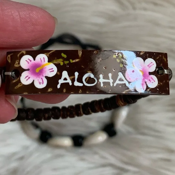 Aloha Shell and Bead Bracelet Set - Picture 5 of 8